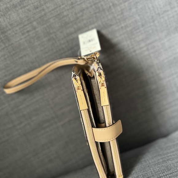 NWT MICHAEL KORS DOUBLE ZIP WRISTLET WALLET 8 IPHONE CASE - Picture 4 of 8